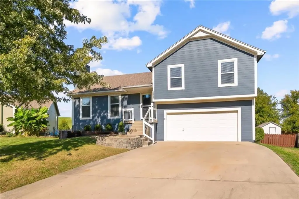 1122 E Frontier Drive, Olathe, KS 66062 - #1