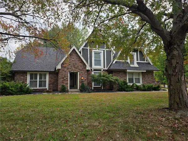 3617 NW Blue Jacket Drive, Lee's Summit, MO 64064