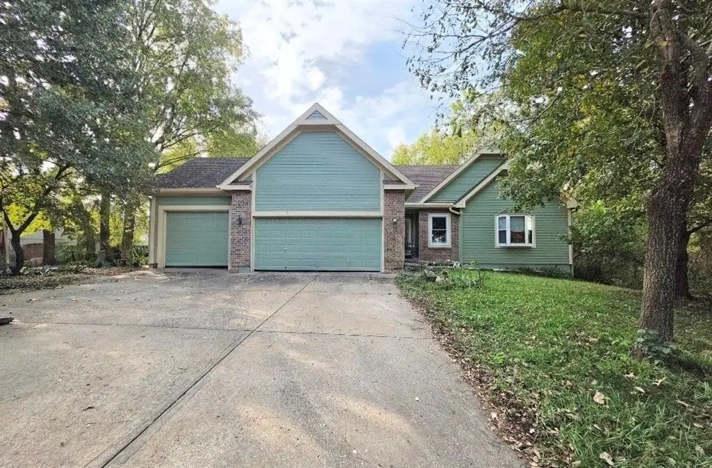 505 E White Circle, Gardner, KS 66030 - #1