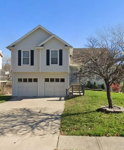 10313 NW 85th Street, Kansas City, MO 64153