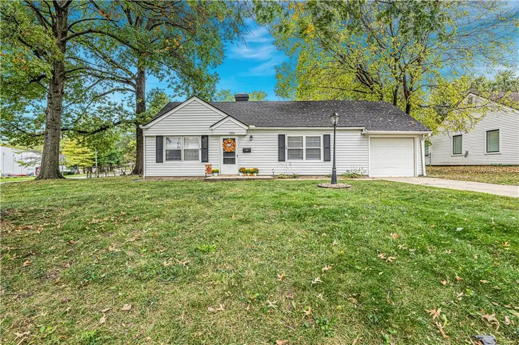 7554 Eaton Street, Prairie Village, KS 66208 - #1