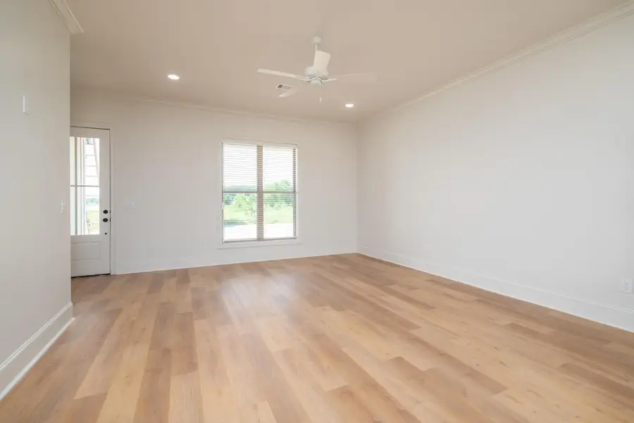 112 Breezeway Cv, Columbus, MS 39701 - #2