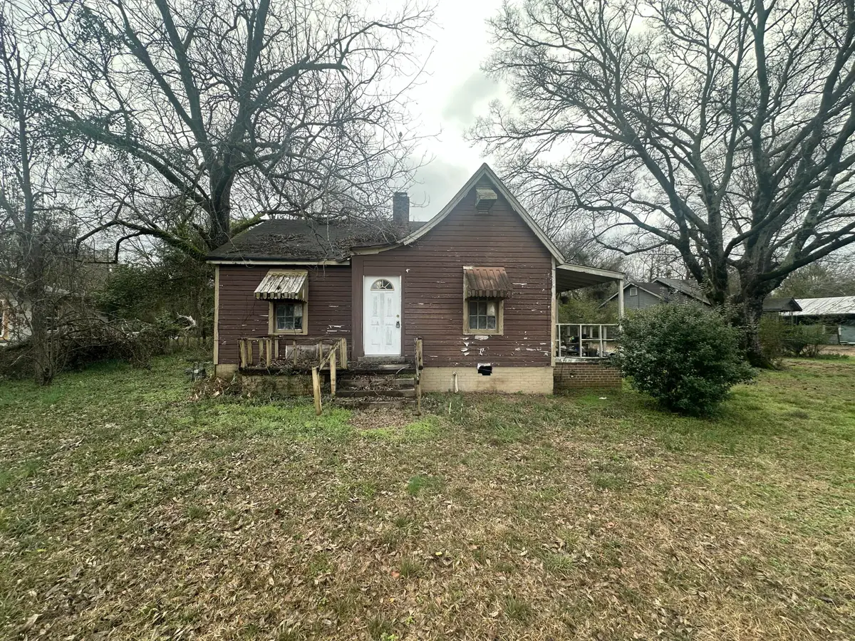 924 Waterworks Rd, Columbus, MS 39701 - #1