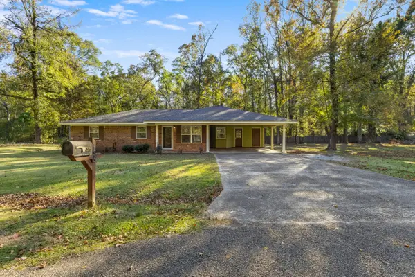 205 Fiesta Dr, Columbus, MS 39702