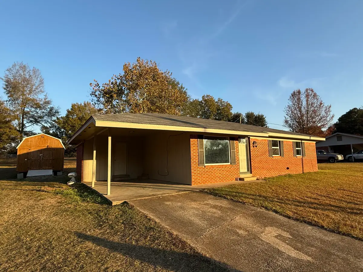 49 Freeman Dr, Columbus, MS 39702 - Image #1