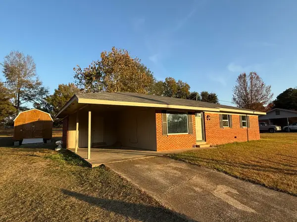 49 Freeman Dr, Columbus, MS 39702