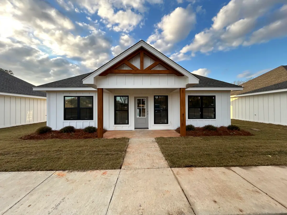 46-100 W Center St, Ackerman, MS 39735 - Image #1