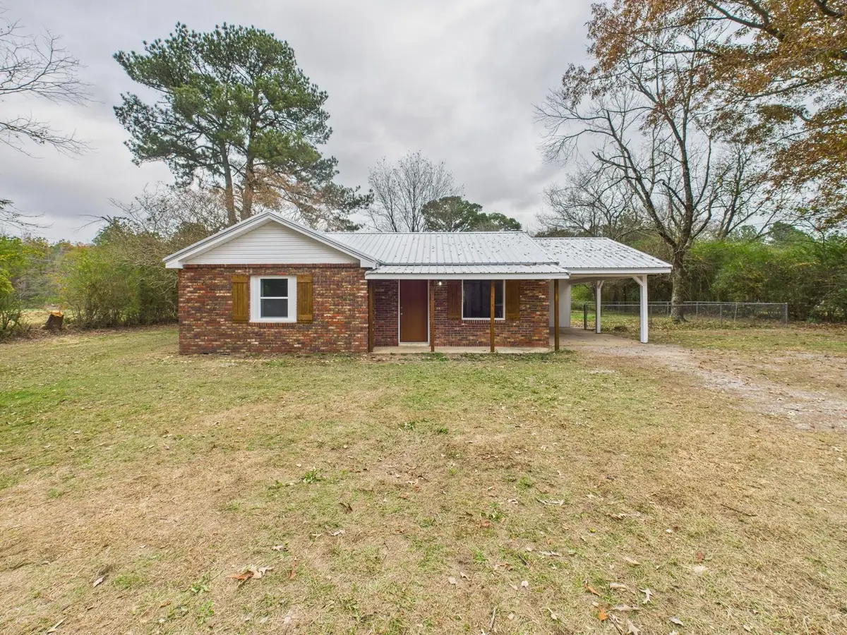 262 Center Rd, Columbus, MS 39702 - Image #1