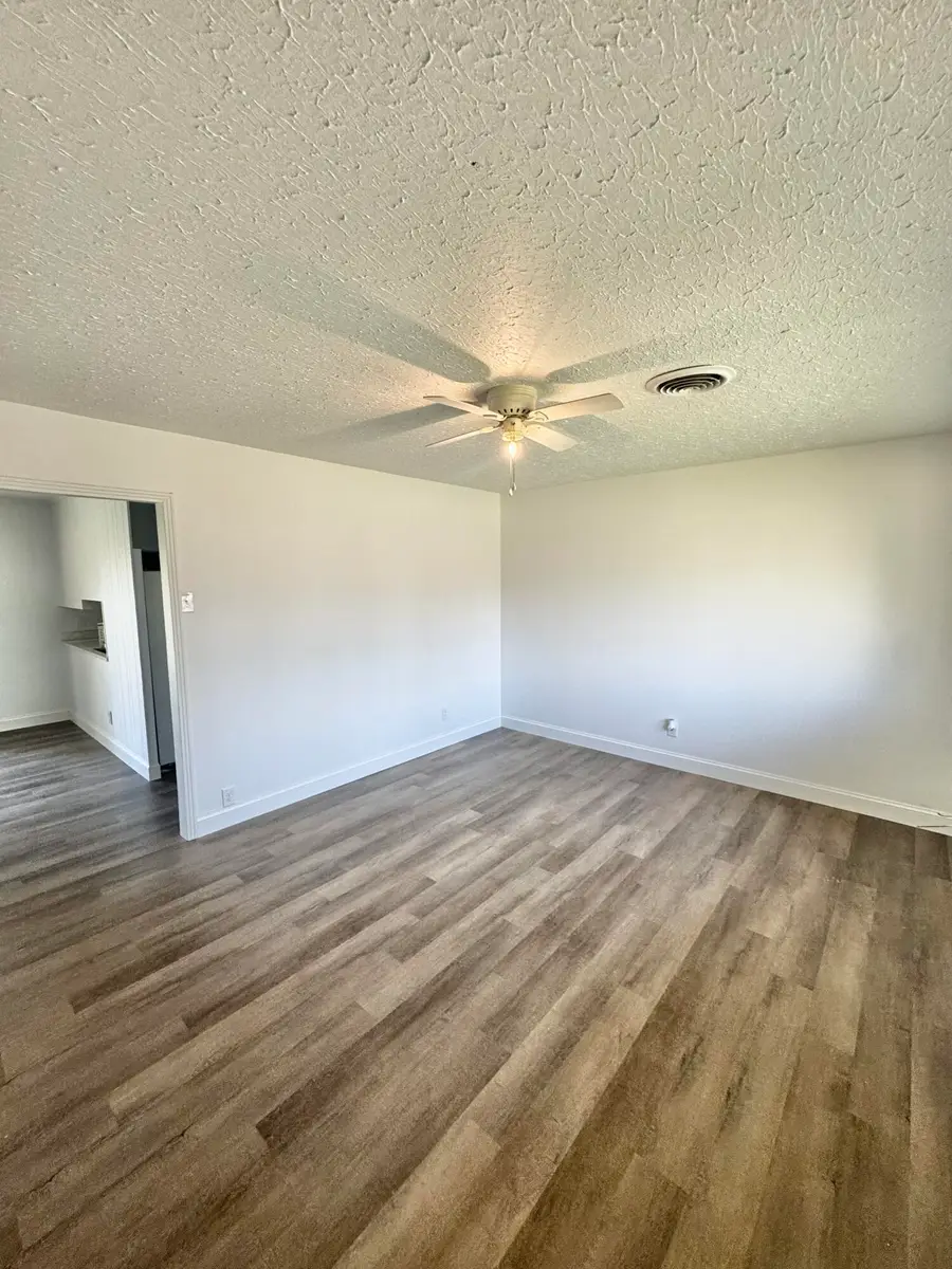 427 Winterset, Columbus, MS 39702 - Image #2