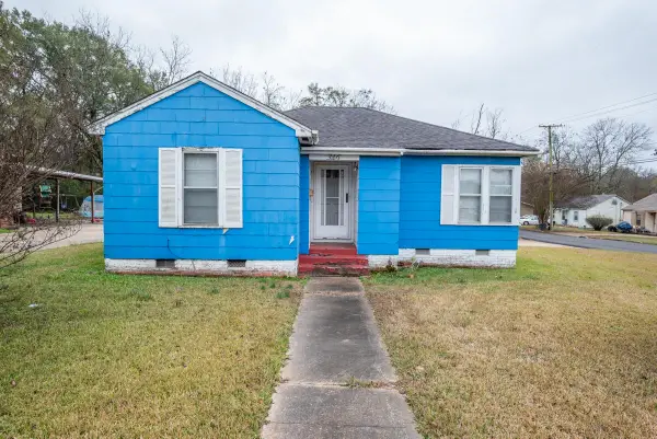 346 E Brame Ave, West Point, MS 39773