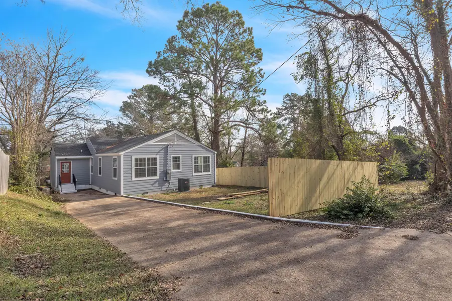 811 11th St, Columbus, MS 39701 - Image #3