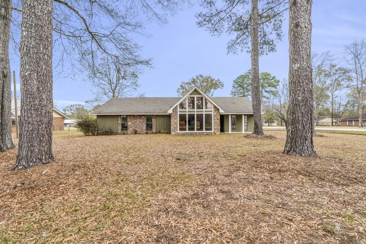 529 Justin Cir, Columbus, MS 39705 - Image #1
