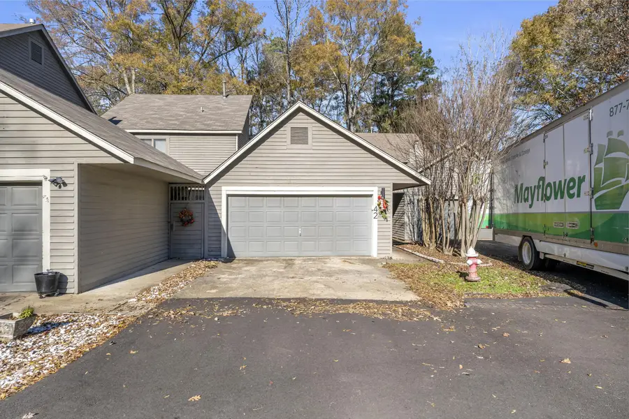 42 Timber Dr, Columbus, MS 39705 - Image #2