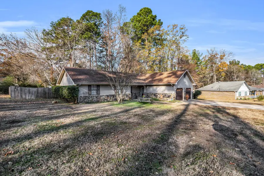 324 Aileen Dr, Columbus, MS 39705 - Image #2