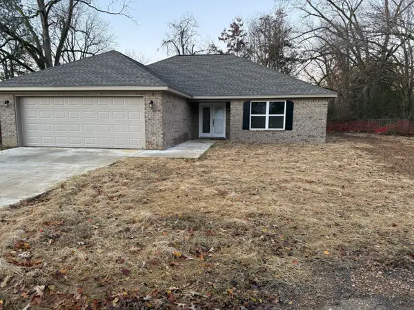 102 Price St, Starkville, MS 39759