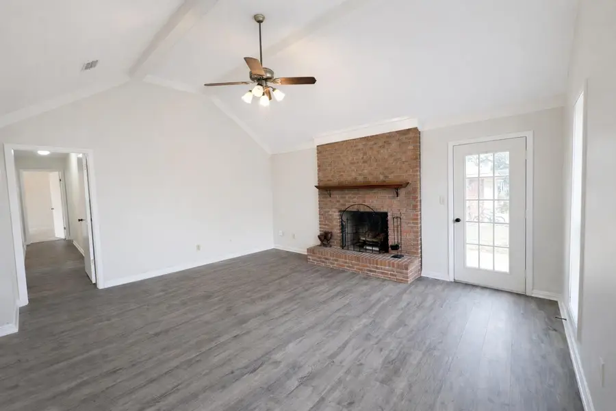 223 Oakdale Dr, Columbus, MS 39705 - Image #2