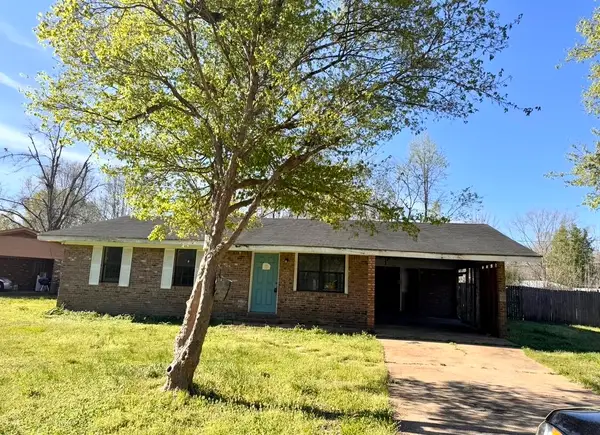 423 Grenada Ave, Grenada, MS 38901