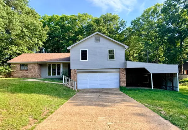 338 Pinewood, Columbus, MS 39702