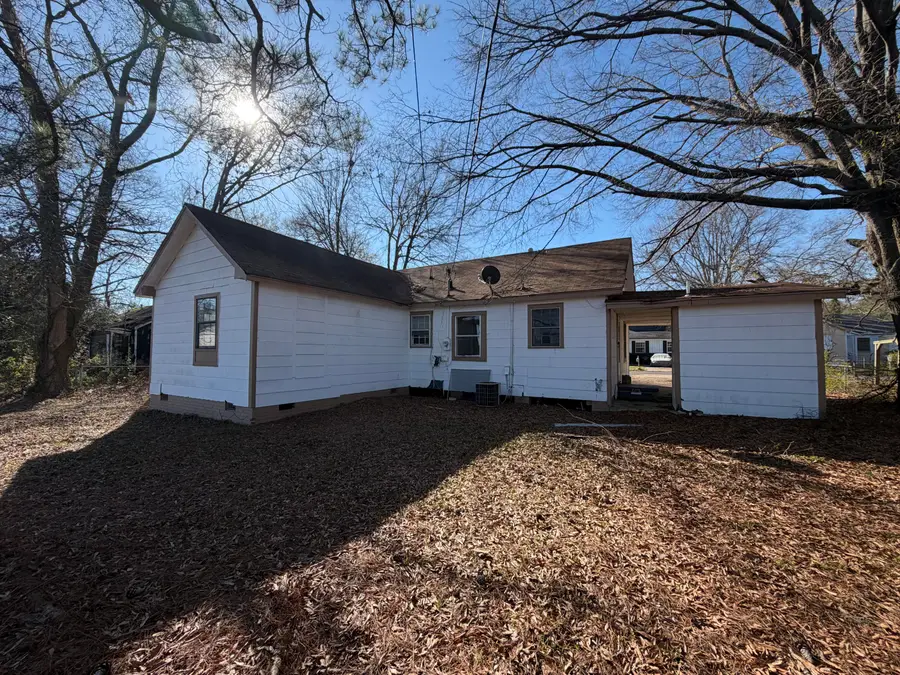 1324 15th St, Columbus, MS 39701 - Image #2