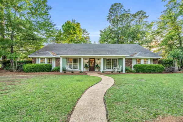 1207 Nottingham, Starkville, MS 39759