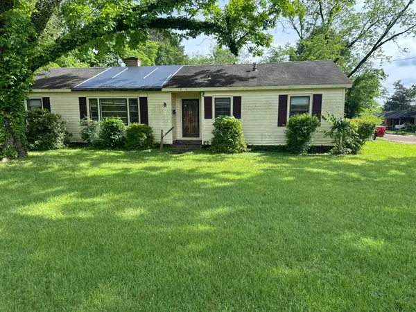205 Burnett, Aberdeen, MS 39730