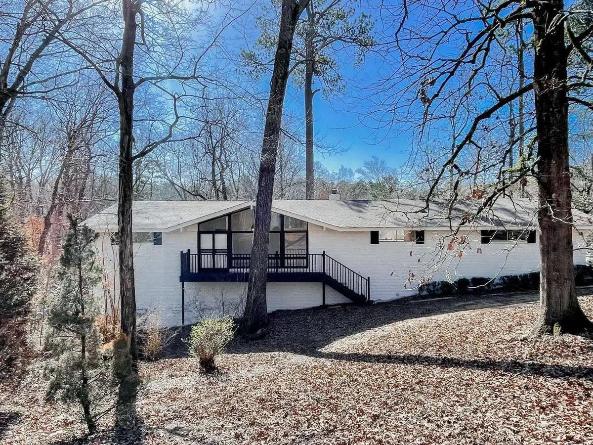 323 Forest Glen Rd, Columbus, MS 39705 - Image #1