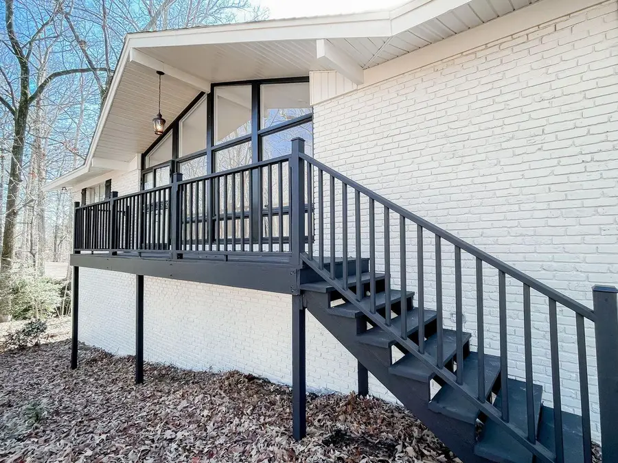 323 Forest Glen Rd, Columbus, MS 39705 - Image #2