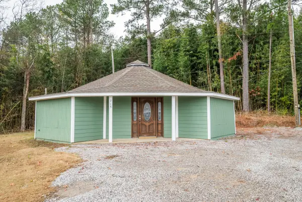 715 Roundhouse Rd, Starkville, MS 39759