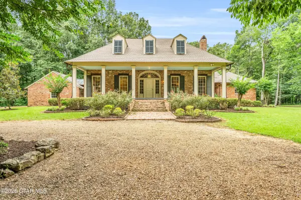 299 Thurston Lake, Columbus, MS 39701