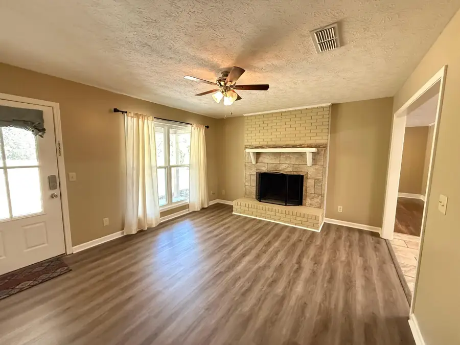 1097 Wolfe Rd, Columbus, MS 39705 - Image #3