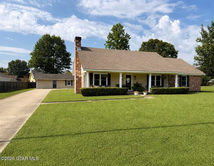 3220 Yorkville, Columbus, MS 39702 - #2