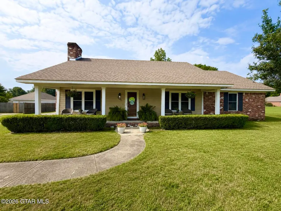 3220 Yorkville, Columbus, MS 39702 - #3