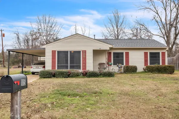 105 Converse Dr, West Point, MS 39773