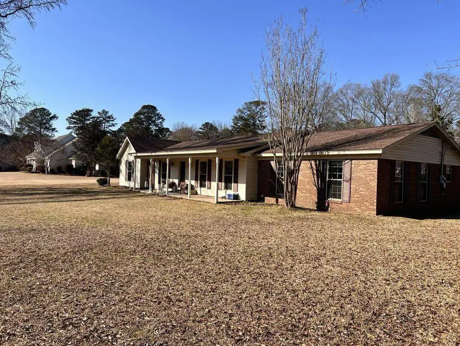 303 Bellview Dr, Aberdeen, MS 39730 - #3