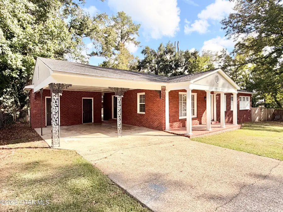 1211 Southdown, Columbus, MS 39701 - #2