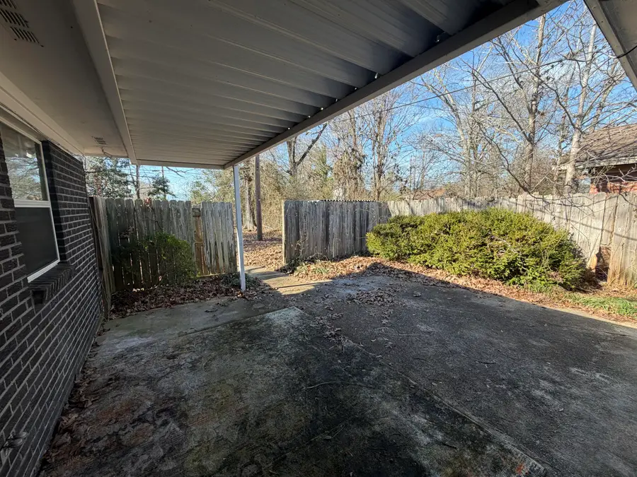 705 Emerald Dr, Columbus, MS 39702 - #3