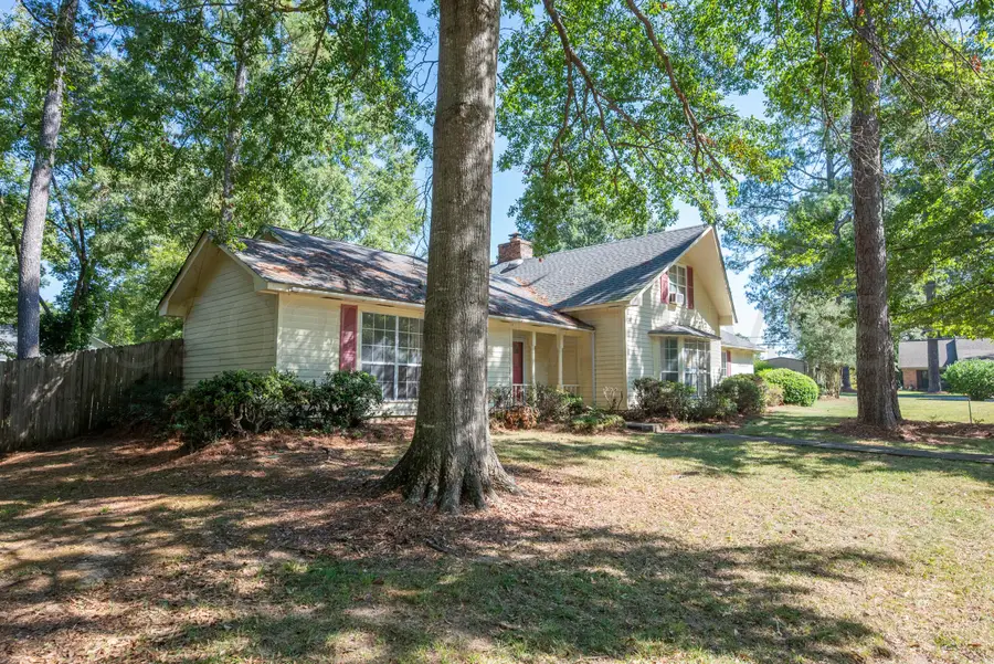 200 Honeysuckle, Starkville, MS 39759 - #2