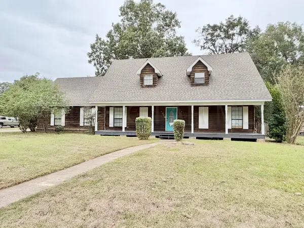 206 Sherwood, Columbus, MS 39705