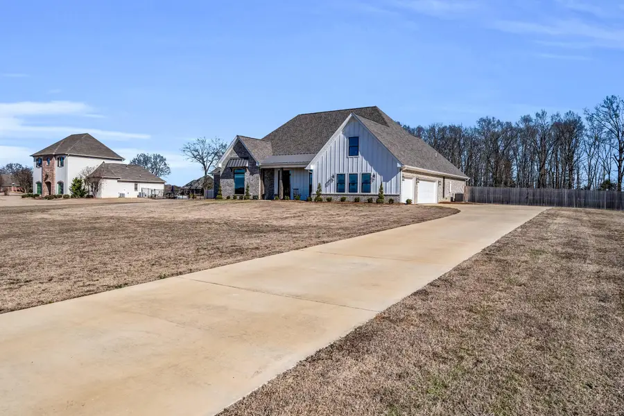 820 Prairie Waters Drive, Columbus, MS 39701 - #3