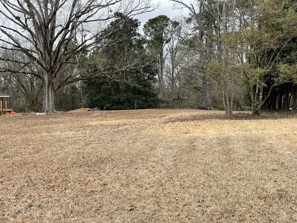 261 E Sides Ave, Ackerman, MS 39735