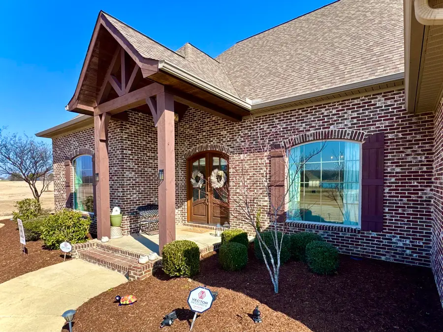 892 Prairie Waters Dr, Columbus, MS 39701 - #2
