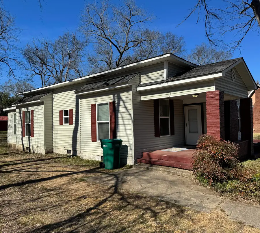 111 S Olive St, Okolona, MS 38860 - #2