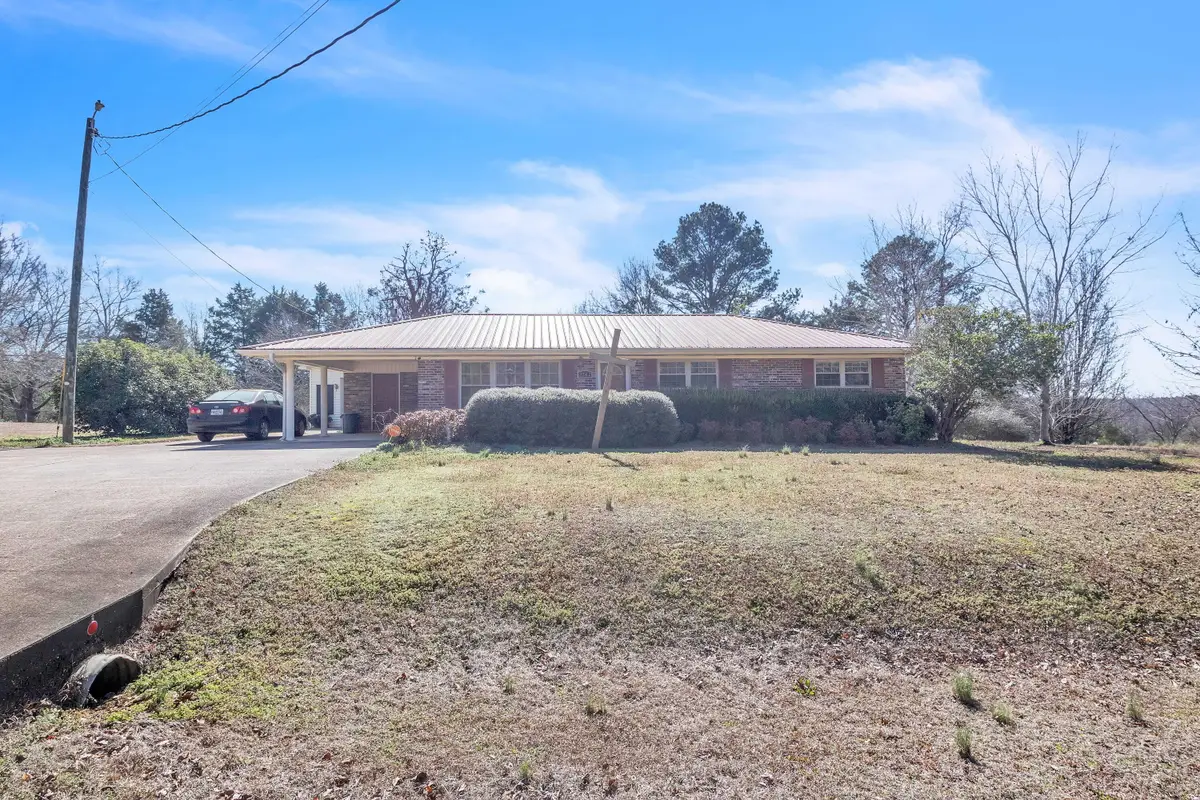 2362 Tabernacle Rd, Columbus, MS 39702 - #1