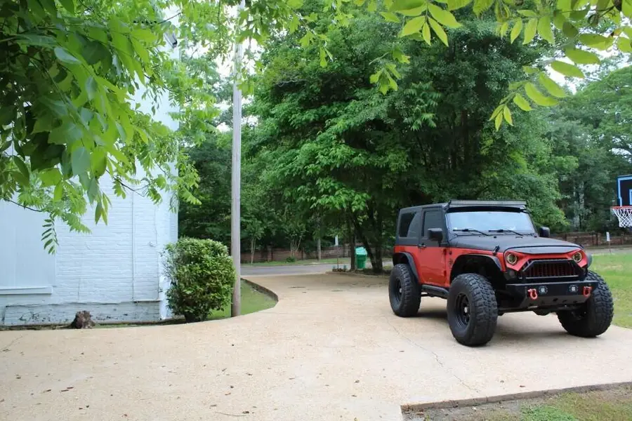 406 3rd St, Columbus, MS 39701 - #3