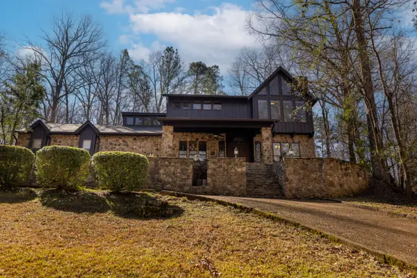 82 Fernwood Cv, Columbus, MS 39705