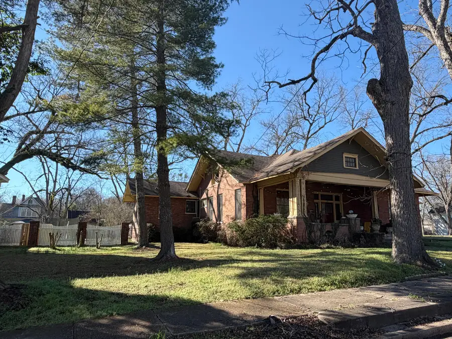 33 Court St, West Point, MS 39773 - #3