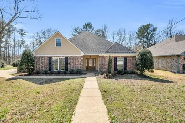 105 Walden Way, Starkville, MS 39759