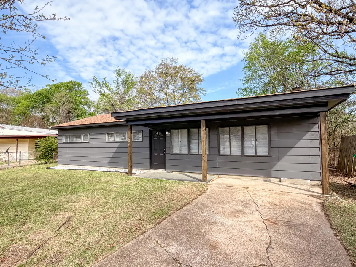 503 16th Ave, Columbus, MS 39701 - #1