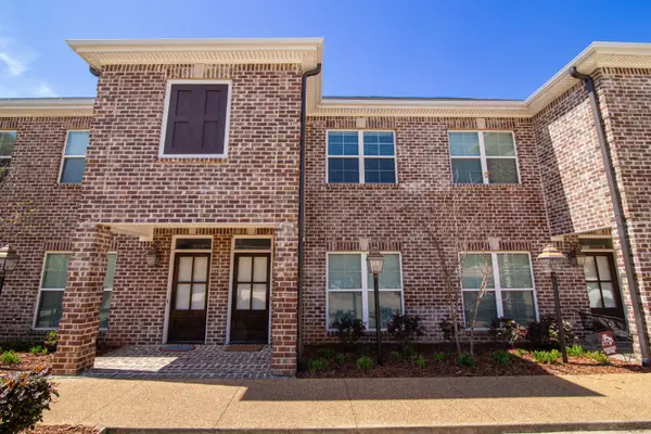 120 Guest Drive #305, Starkville, MS 39759