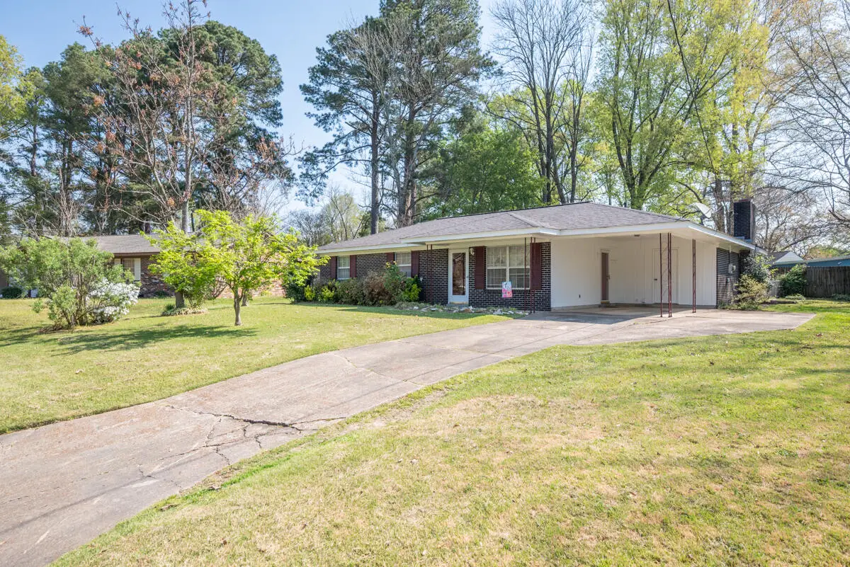 1902 Patton Dr, Starkville, MS 39759 - #1